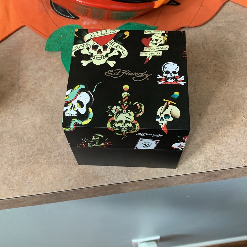 Watch - Picture 2 of 6